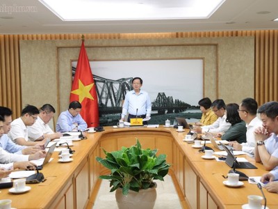 Phó Thủ tướng Hồ Quốc Dũng chủ trì cuộc họp với Bộ Khoa học và Công nghệ, Bộ Tài chính nhằm thống nhất về chỉ tiêu đo lường kinh tế số trong GDP - Ảnh: chinhphu.vn