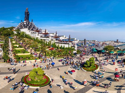 Khu du lịch Sun World Ba Den Mountain chính thức đón vị khách thứ 5 triệu đi cáp treo lên núi Bà Đen từ đầu năm đến nay