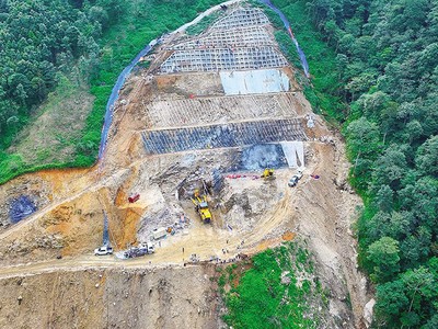 Các địa phương đang gấp rút giải ngân vốn đầu tư công. Trong ảnh: Dự án hầm đường bộ Hoàng Liên nối 2 tỉnh Lào Cai - Lai Châu. Ảnh: Đức Thanh