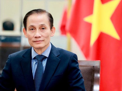 Ủy viên Bộ Chính trị, Bộ trưởng Ngoại giao Lê Hoài Trung.