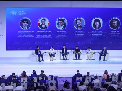Phiên thảo luận “Định vị lại Việt Nam - ASEAN trong chuỗi giá trị toàn cầu”, diễn ra ngày 27/10 trong khuôn khổ Diễn đàn Kinh tế Mùa thu 2026. Ảnh: Lê Toàn.