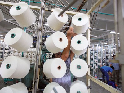 Danh sách nhóm hàng bị cảnh báo gồm sắt thép, ván ép gỗ cứng, xơ sợi, vật liệu xây dựng...
