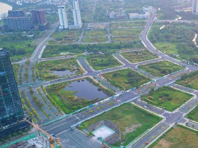 Bốn lô đất tại Thủ Thiêm được đưa ra đấu giá có tổng diện tích hơn 30.000 m2, với tổng giá khởi điểm hơn 16.666 tỷ đồng. Ảnh: Lê Toàn.