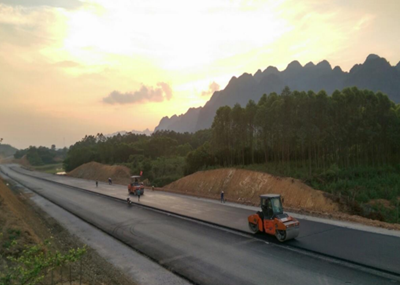 Thi công gói BTN.2-CT tại Km78+775-Km78+905 của Cao tốc Bắc Giang – Lạng Sơn