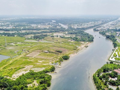 Gỡ vướng đất công xen cài, cổ phiếu QCG của Quốc Cường Gia Lai tăng kịch trần!