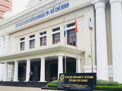 Cùng ngày vận hành hệ thống KRX, HOSE có giao diện website mới