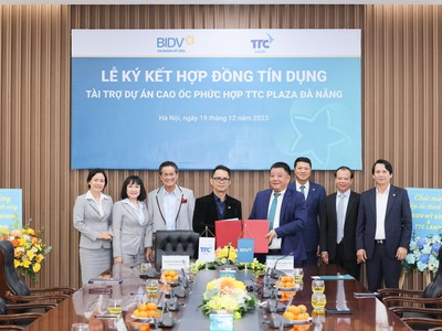 Ông Võ Quốc Khánh – Tổng giám đốc TTC Land và ông Nguyễn Giang Nam – Giám đốc Chi nhánh BIDV Mỹ Đình cùng các lãnh đạo 2 bên tại sự kiện hợp tác 