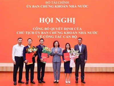 Ủy ban Chứng khoán Nhà nước bổ nhiệm 3 nhân sự lãnh đạo cấp vụ trưởng