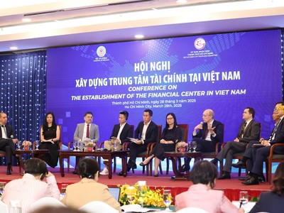 Các chuyên gia trao đổi tại Hội nghị. Ảnh: Lê Toàn