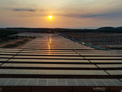 Nhà máy điện mặt trời Hồng Phong 4