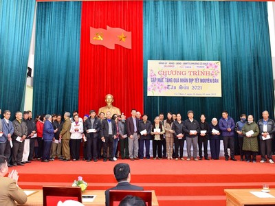 Geleximco tặng quà Tết cho các gia đình chính sách, người có công và thân nhân liệt sĩ