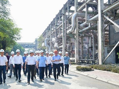 Đoàn công tác của Ủy ban Quản lý vốn nhà nước tại doanh nghiệp làm việc tại dự án ngành công thương.