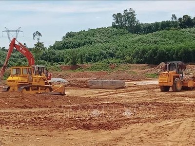 Ưu tiên giải phóng mặt bằng các đại dự án, thúc đẩy giải ngân đầu tư công