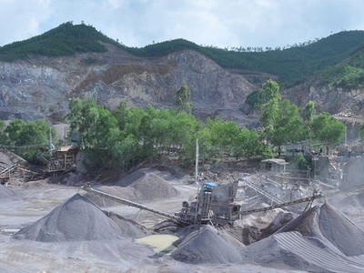 Khai thác đá tại Antraco 