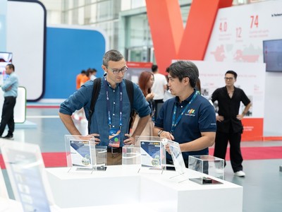 FPT dự kiến chia cổ tức 20% bằng tiền mặt, phát hành thêm cổ phiếu tỷ lệ 20:3