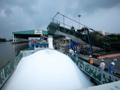 Doanh nghiệp phân bón trong nước có dư địa giảm giá 2-3% nếu chính sách thuế mới được áp dụng.