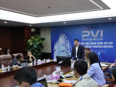 Ông Nguyễn Tuấn Tú, Tổng giám đốc PVI trao đổi tại Hội nghị