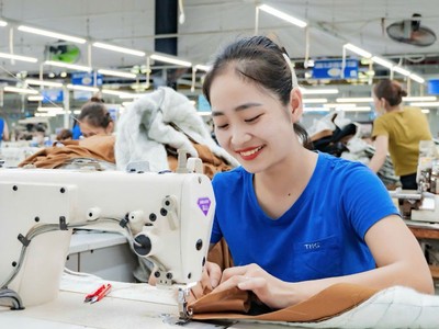 Doanh thu nửa đầu năm vượt 4.000 tỷ đồng, cổ phiếu TNG nối dài chuỗi tăng 9 phiên liên tục