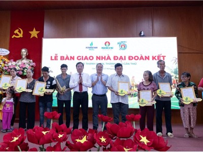 Thêm 55 mái ấm được Phân Bón Cà Mau (DCM) trao tặng 
