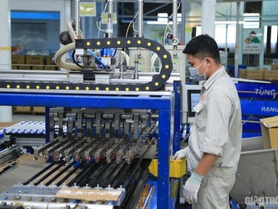 Rạng Đông (RAL) tạm ứng cổ tức đợt 1/2021 tỷ lệ 25%, chào bán 11 triệu cổ phiếu cho cổ đông hiện hữu giá 93.000 đồng/CP