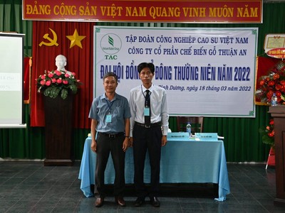 Gỗ Thuận An đã thông qua việc bổ nhiệm ông Trịnh Xuân Tiến (bên phải) giữ chức vụ Chủ tịch HĐQT từ ngày 18/3/2022.