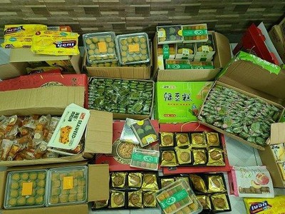 Hàng chục nghìn chiếc bánh Trung thu, bánh kẹo không rõ nguồn gốc trôi nổi trên thị trường