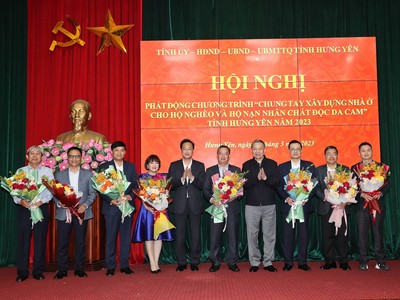 Hòa Phát ủng hộ 8 tỷ đồng xây dựng nhà ở cho hộ nghèo và nạn nhân chất độc da cam tỉnh Hưng Yên