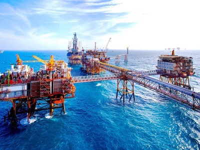 10 tháng 2024, Petrovietnam đạt 820.400 tỷ đồng doanh thu, năm 2025 lên 2 kịch bản doanh thu