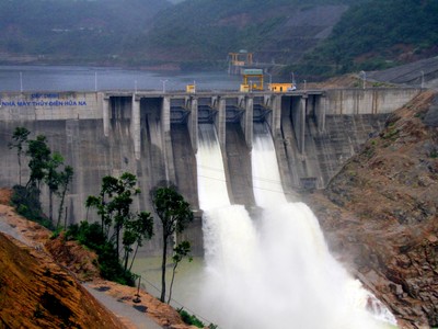 Lilama (LLM) muốn bán hơn 8,7 triệu cổ phiếu Thuỷ điện Hủa Na (HNA) với giá cao hơn thị trường 36%