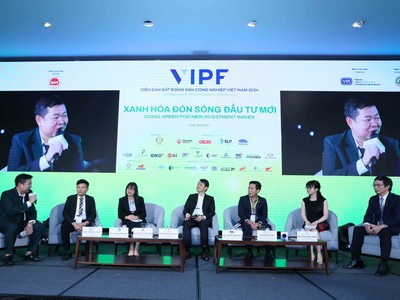 Các diễn giả trong phiên thảo luận 2 của Diễn đàn Bất động sản Công nghiệp Việt Nam 2024 (Ảnh: Lê Toàn)