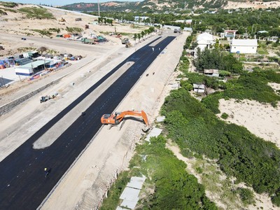 Trước thềm tăng vốn, cổ phiếu LCG tăng trần trong phiên 18/8, dư mua trần hơn 9,25 triệu đơn vị