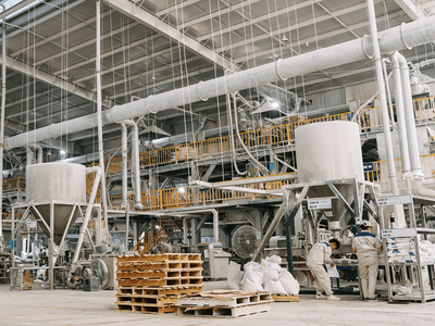 Nhựa Pha Lê (PLP) muốn chào bán 20 triệu cổ phiếu riêng lẻ, giá 10.000 đồng/CP