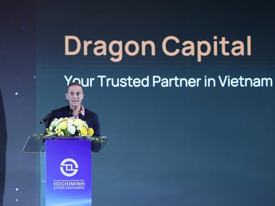 Ông Dominic Scriven chia sẻ tại VLCA 2025 (Ảnh: Lê Toàn) 