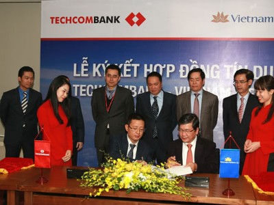 Techcombank cấp gần 2.000 tỷ đồng cho Vietnam Airline để mua máy bay