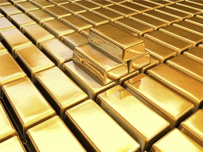 Vàng tiếp tục leo dốc nhờ USD mất giá