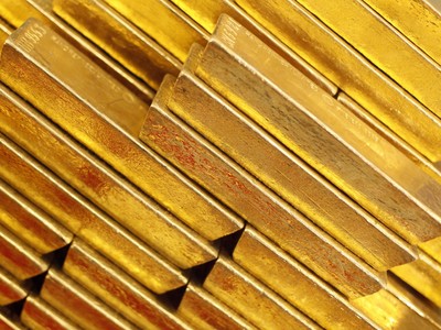 Vàng rớt mạnh khi ngưỡng hỗ trợ bị khoan thủng