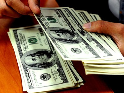 Vàng SJC giữ giá, USD đồng loạt tăng mạnh