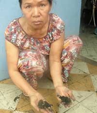 Khói và muội than của tràn ngập nhà dân