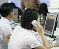 Nhiều nhà đầu tư lựa chọn giao dịch trực tuyến do tiện lợi