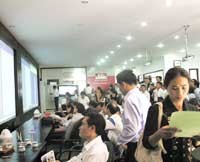 Càng sát những phiên giao dịch cuối cùng trước khi chuyển sàn, giá và khối lượng giao dịch của SSI càng tăng.