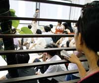 Nhà đầu tư nước ngoài “đè” giá cổ phiếu?