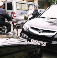 Bộ Tài chính tiếp tục nghiên cứu tăng thuế nhập khẩu ôtô.