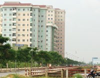Nguyên nhân khiến cho giá nhà đất chưa "hạ hỏa" được phân tích là nguồn cung trong ngắn hạn vẫn khan hiếm.