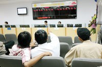 Lợi nhuận lớn khiến nhiều ngân hàng, công ty kinh doanh vàng sẵn sàng đầu tư số vốn lớn vào sàn vàng