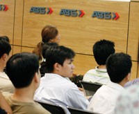 Mặt bằng giá chứng khoán hiện nay là khá hấp dẫn khi đã giảm 50 - 70%.