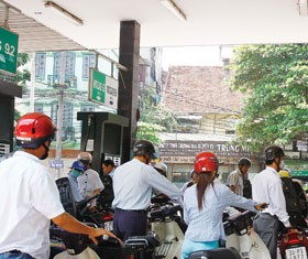 Việc dần áp dụng giá thị trường cho các mặt hàng đầu vào cơ bản là cần thiết - Ảnh: Hoài Nam