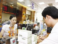 Lãi suất cao do tác động của lạm phát và cung cầu vốn trên thị trường
