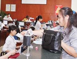 Cẩn trọng với lách trần lãi suất huy động
