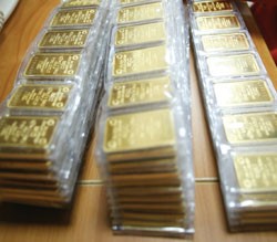 Các ông lớn thao túng giá vàng để thoát hàng xuất khẩu