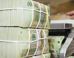 Để hạ lãi suất, theo các chuyên gia, nên áp trần lãi suất cho vay thay vì áp trần lãi suất huy động